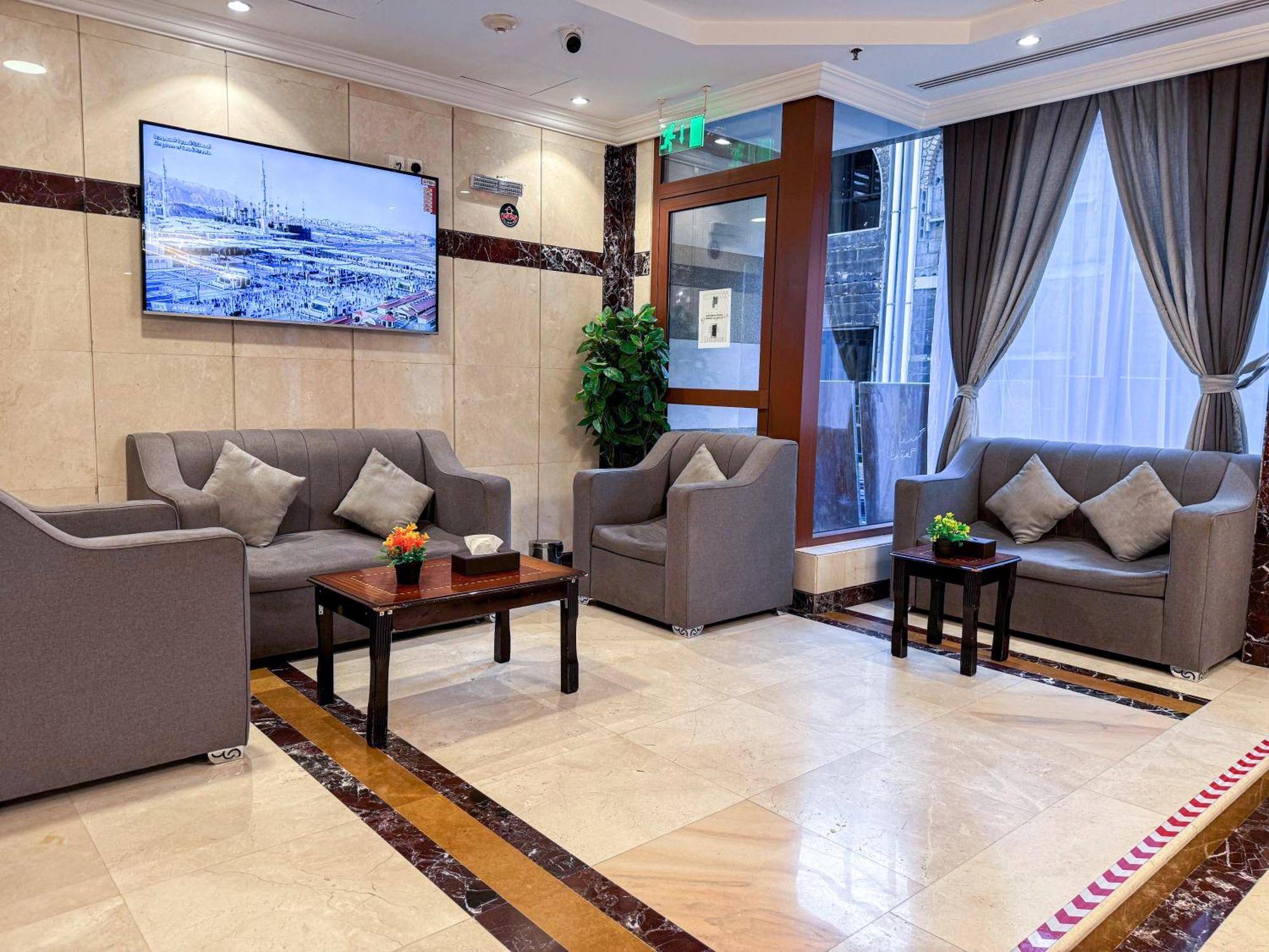 Rabwat Al Safwah Golden Hotel 麦地那 外观 照片
