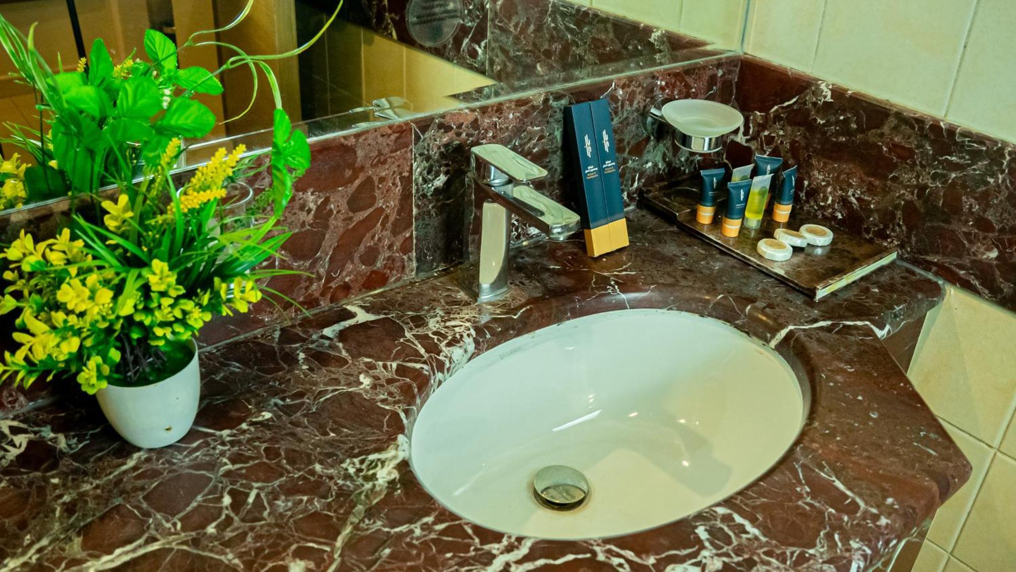 Rabwat Al Safwah Golden Hotel 麦地那 外观 照片